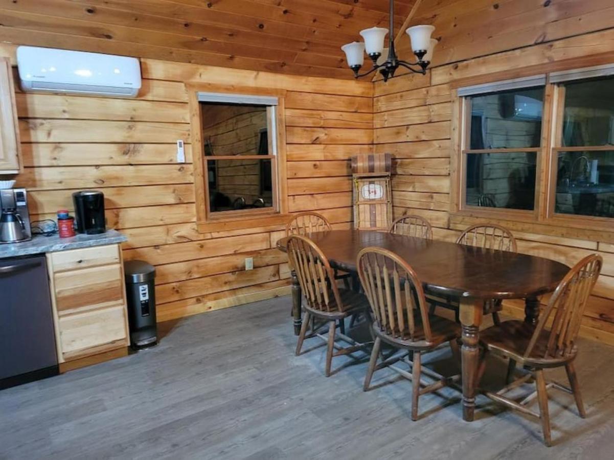 Tranquility And Views Villa Keeseville ภายนอก รูปภาพ