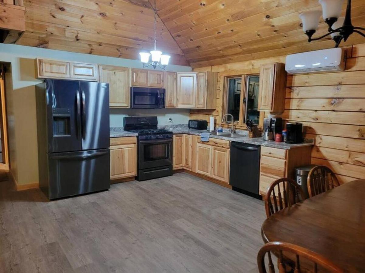 Tranquility And Views Villa Keeseville ภายนอก รูปภาพ